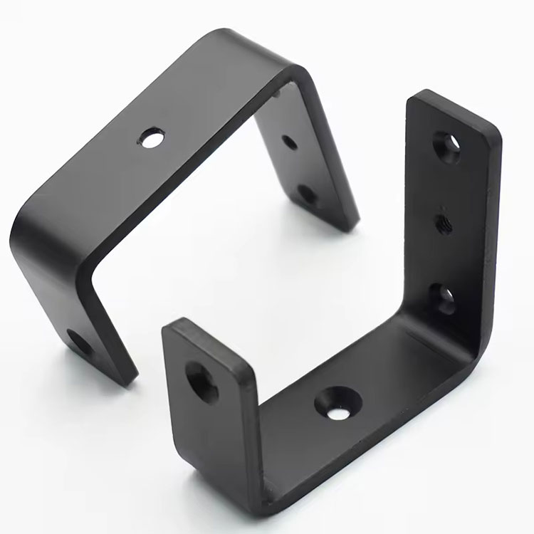 ما هي التطبيقات المحددة لمكونات آلة التثقيب المفردة في المجال الصناعي؟